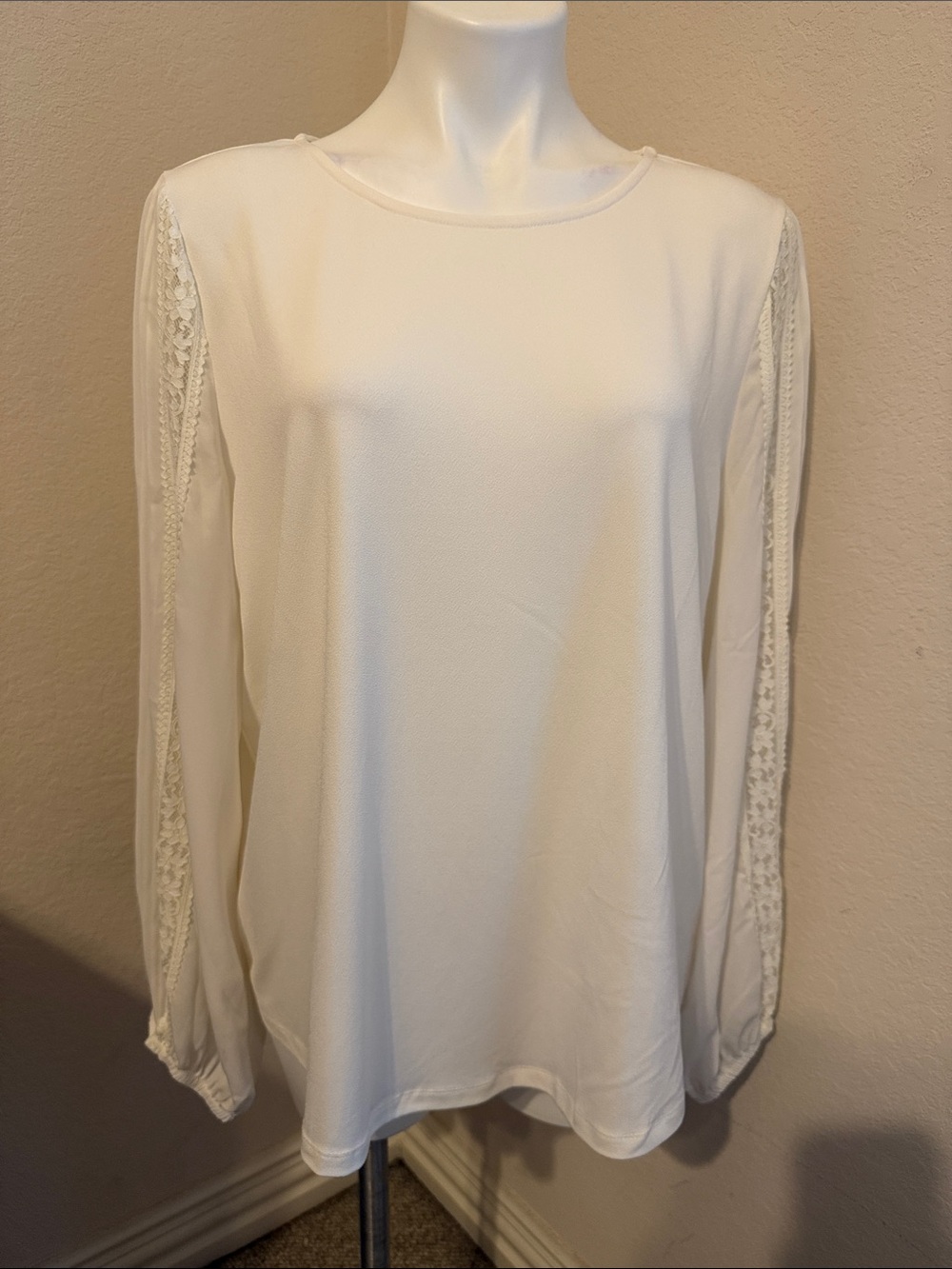 Women's White Lace-Trim Long Sleeve Blouse